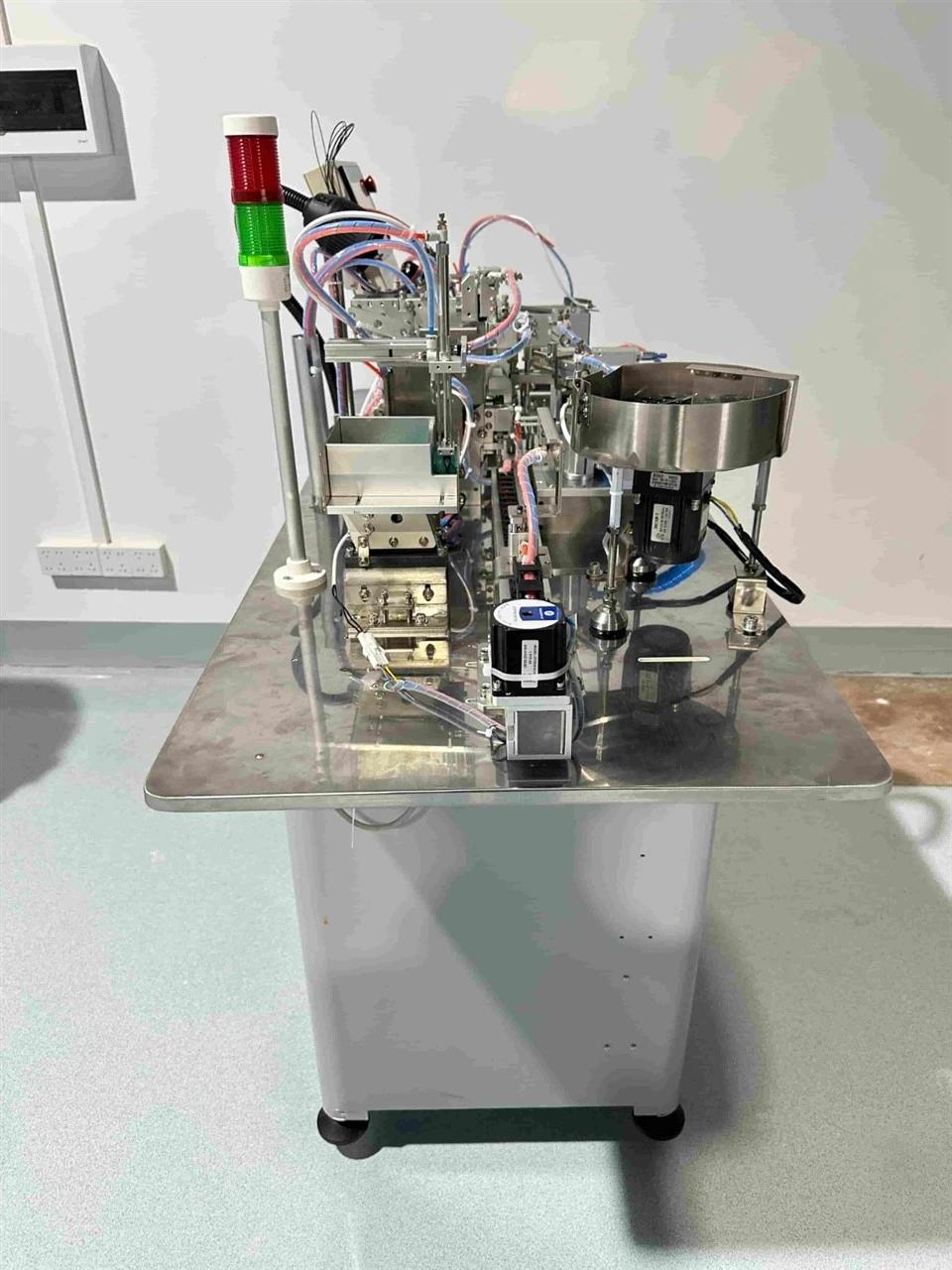Automatic toroidal coil winding machine